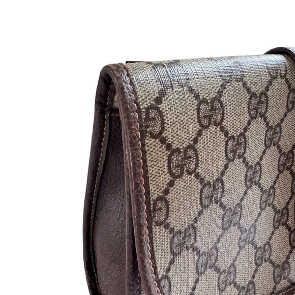 Gucci Clutch - Picture 10 of 17